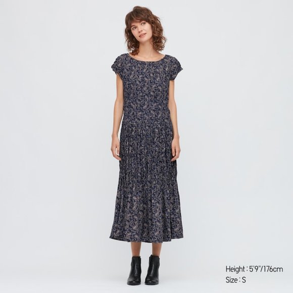 open lace back dress Uniqlo pleated dress M – Rikochet Resale Online main image 0